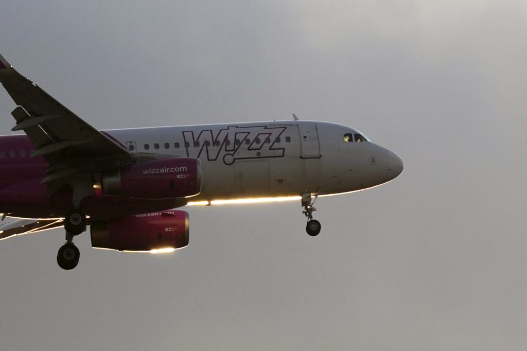 Wizz Air: Κατέβασαν μεθυσμένη επιβάτη στο «Ελ. Βενιζέλος» και συνέχισαν για Αίγυπτο