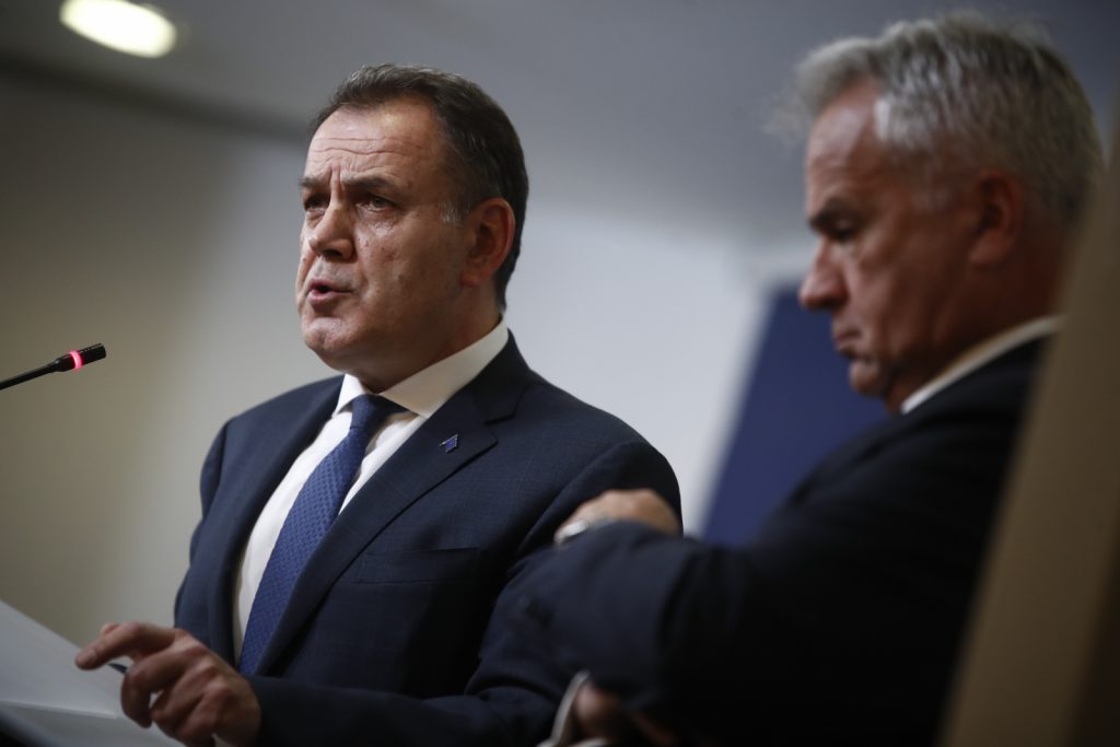 Με αιχμές Παναγιωτόπουλου η παράδοση-παραλαβή στο υπ. Μετανάστευσης – Τι είπε ο Βορίδης