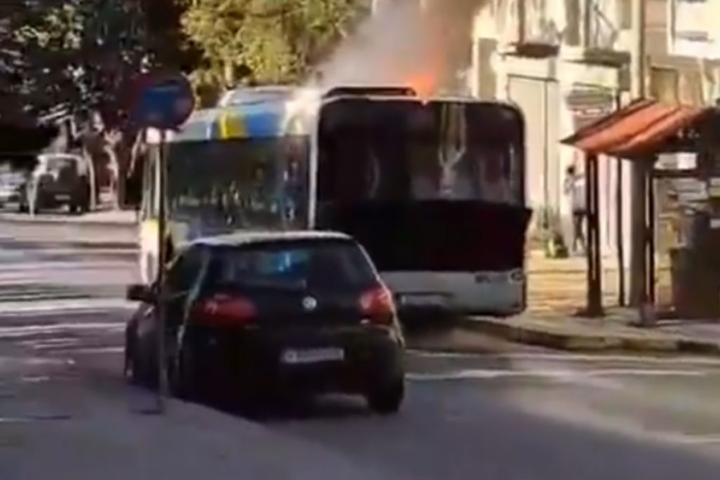 Ανακοίνωση της ΟΣΥ για τη φωτιά σε αστικό λεωφορείο στην Πεντέλη