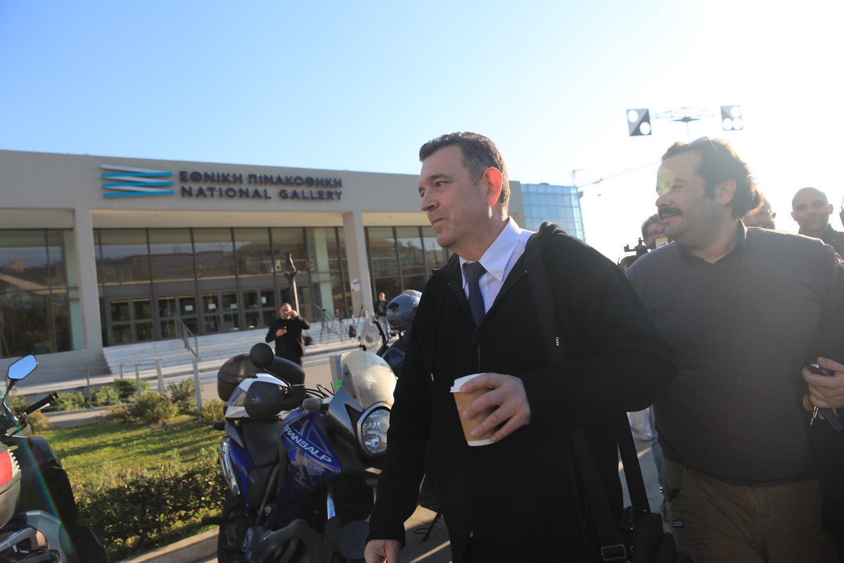 Ο «βίαιος θρησκευτικός φανατισμός» ταιριάζει σε ένα Βουλευτή;