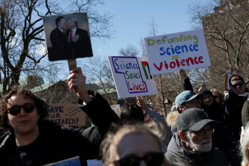 «Get up, stand up» για την επιστήμη