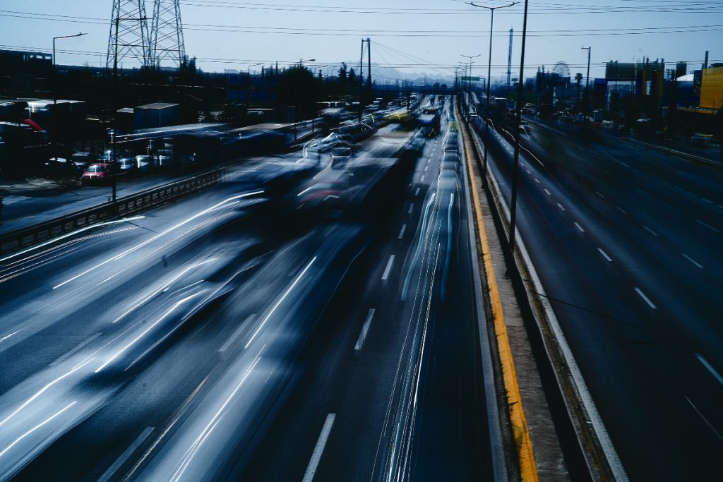 Τροχαία δυστυχήματα: Συντρίμμια, ζωές και όνειρα στις αρένες της ασφάλτου