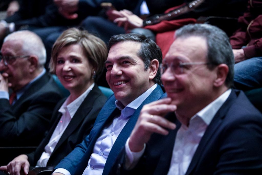 «Πρώτα το Χάρβαρντ» – Ο Τσίπρας, οι «όσοι τολμούν» του Φάμελλου και τι χωρίζει ΣΥΡΙΖΑ με Νέα Αριστερά