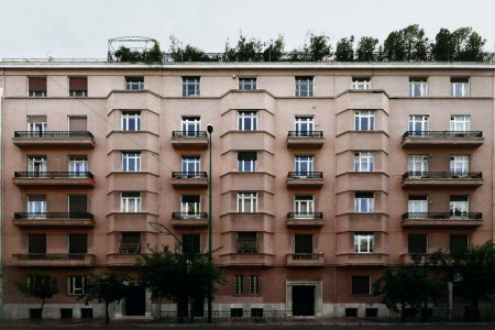 Πώς γεννήθηκε η πολυκατοικία στην Αθήνα – Από τον Οθωνα έως τον Μεσοπόλεμο
