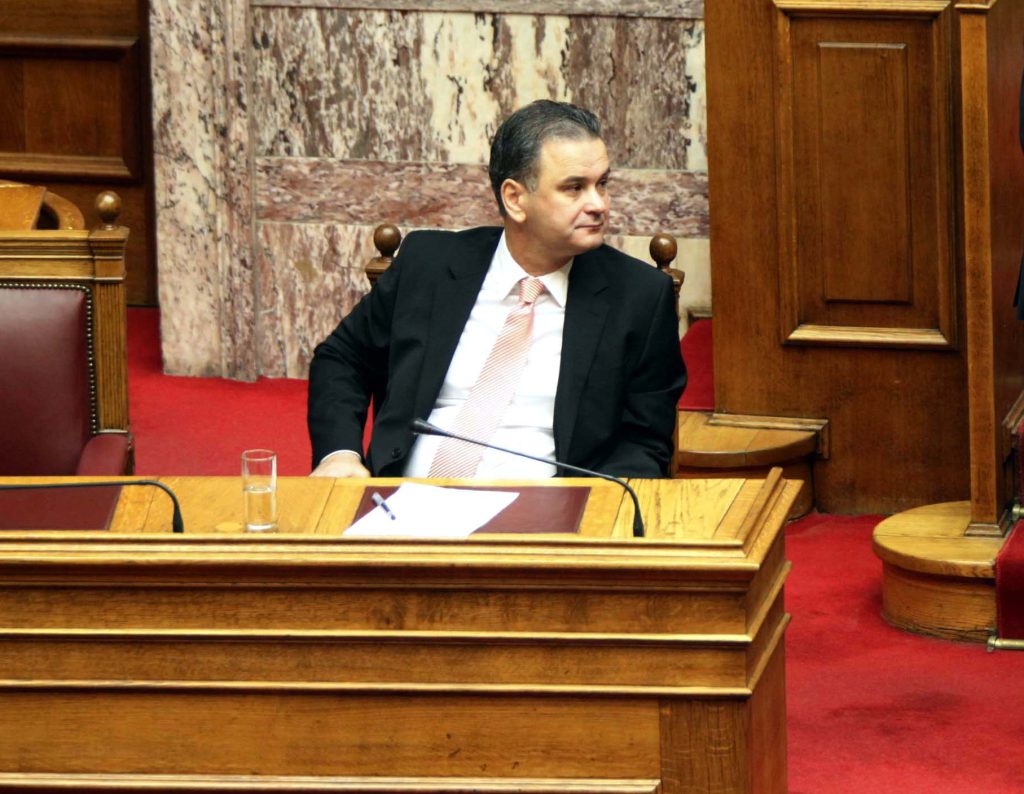 ΠαΣοΚ: Αποχωρεί με αιχμές ο Ξυνίδης – Η ανάρτησή του