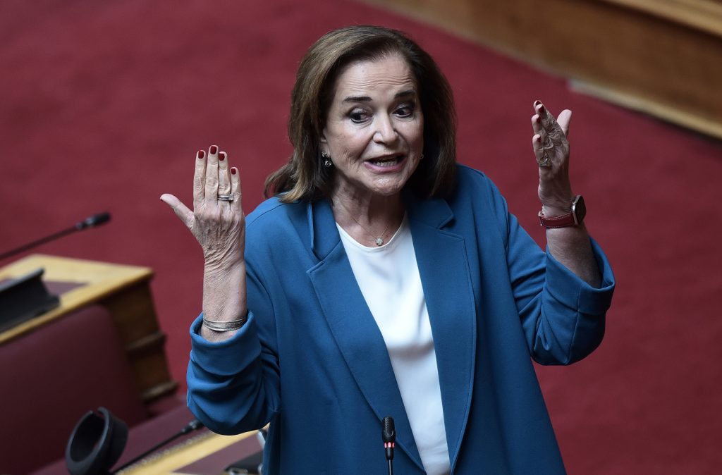 Ντόρα Μπακογιάννη: «Επρεπε να βγει από τη μέση ο Ιμάμογλου – Τι είπε για Προανακριτική και ανασχηματισμό