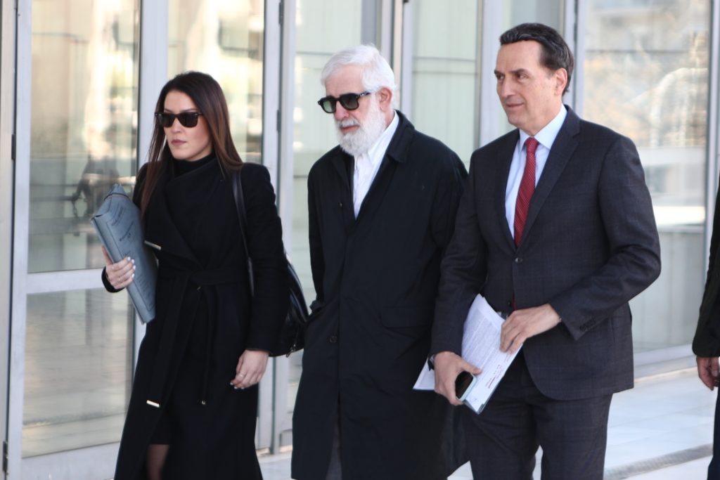 Πέτρος Φιλιππίδης: Πρόστιμο σε Δροσάκη, Δανδουλάκη, Παπούλια – Απούσα η σύζυγός του από τη δίκη
