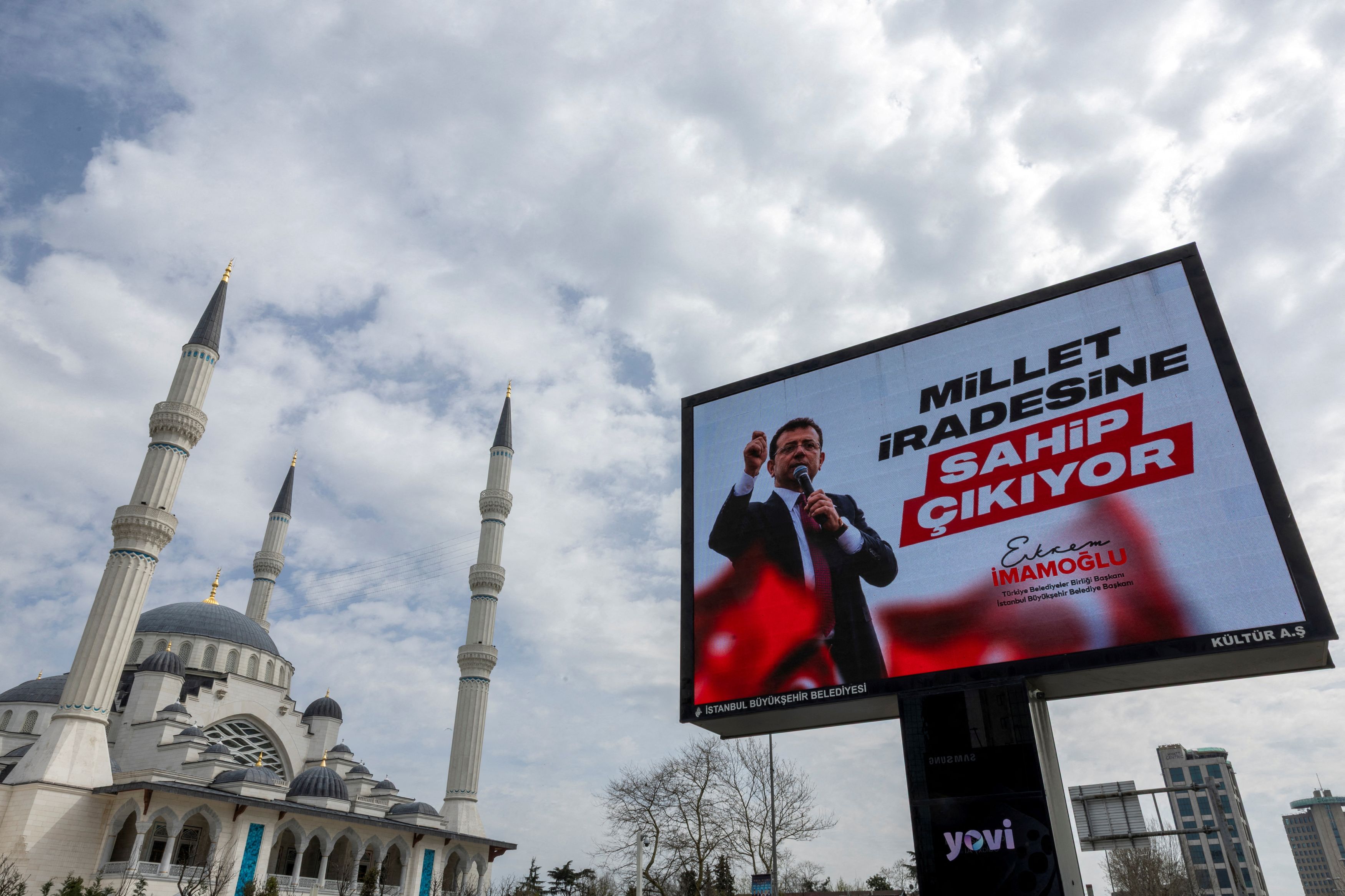 Ιμάμογλου: Και επίσημα έκπτωτος ο δήμαρχος Κωνσταντινούπολης