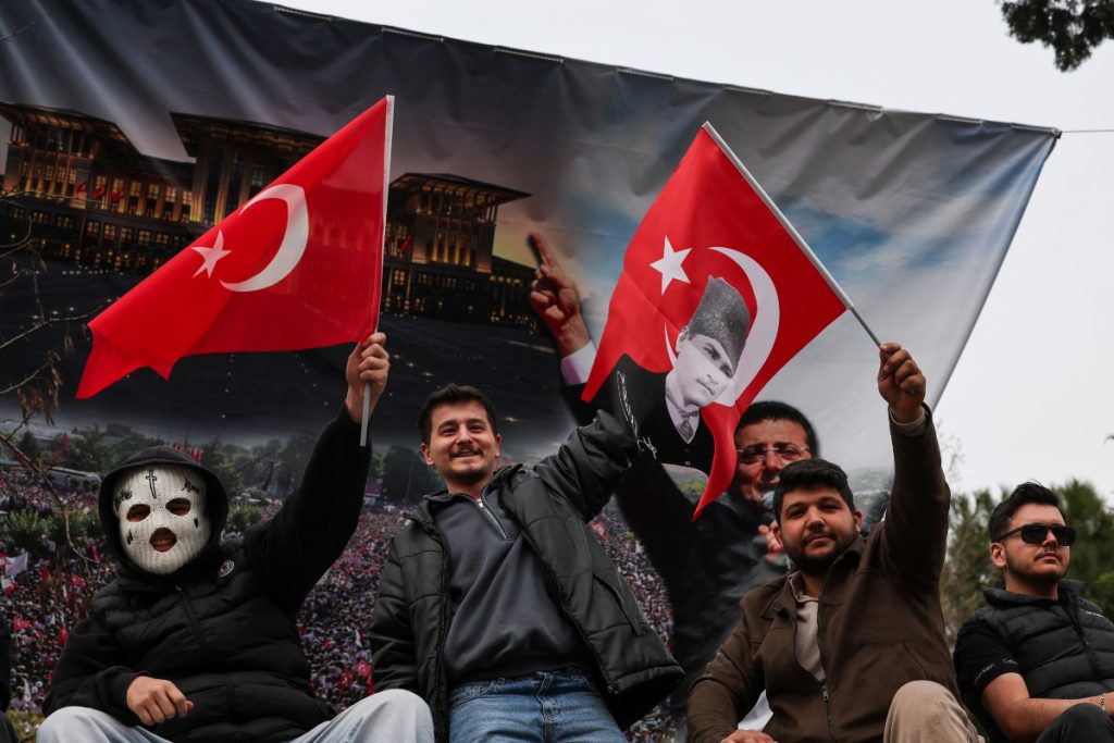 Iλχάν Ουζγκέλ: «Μέχρι τέλους με τον Ιμάμογλου»