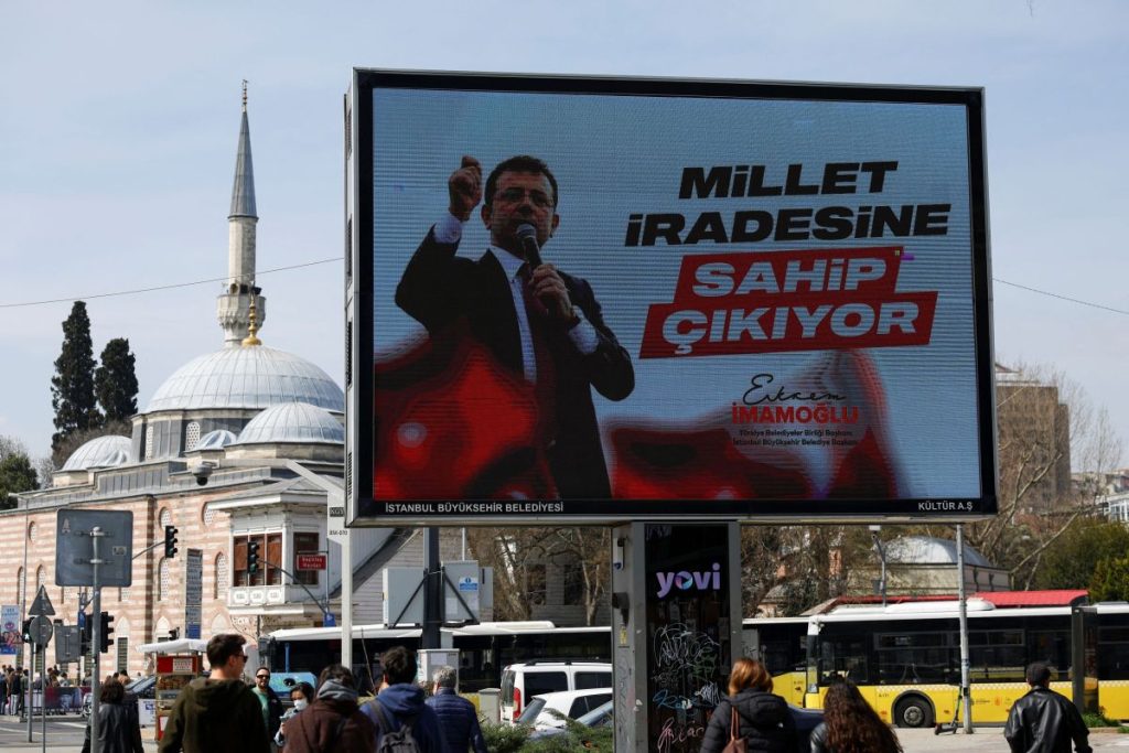 Εκρέμ Ιμάμογλου: Γιατί του επιτέθηκε τώρα ο Ερντογάν