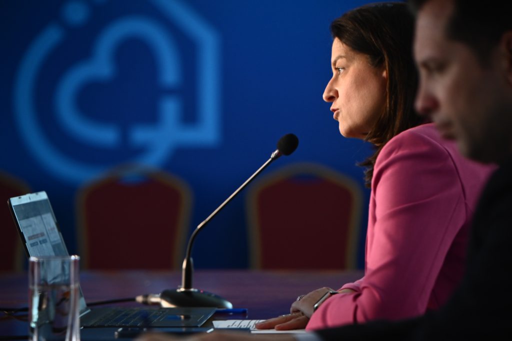 Κατώτατος μισθός: Αυτές είναι οι καθαρές αυξήσεις, πόσοι ωφελούνται – Τι ισχύει με τον μέσο μισθό