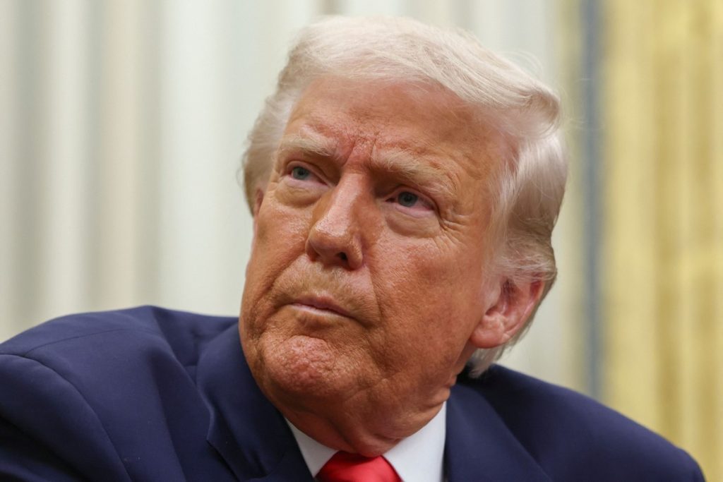 Ο Τραμπ απειλεί Ευρώπη και Καναδά με νέους δασμούς εάν συνεργαστούν