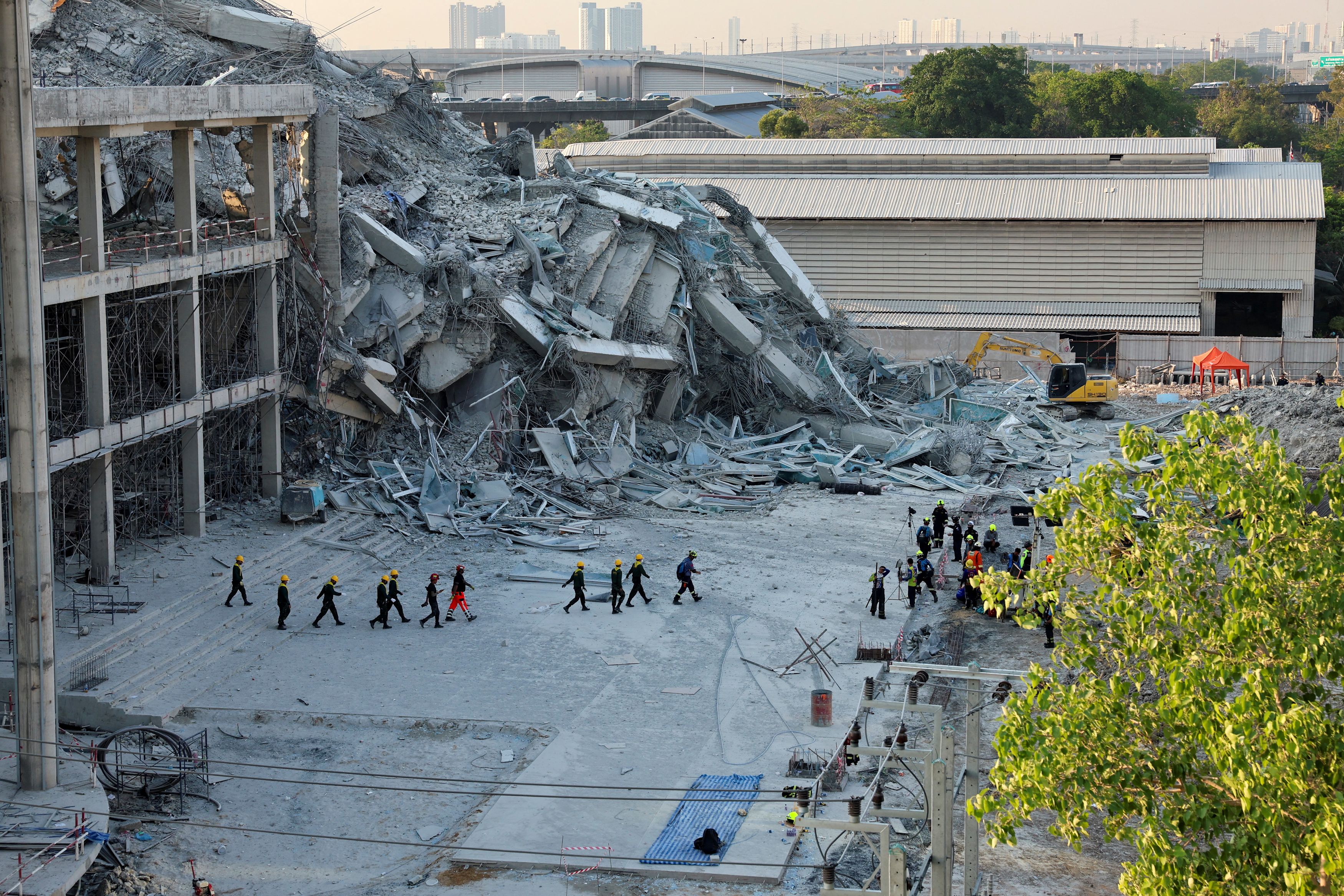 Μιανμάρ: Εικόνες Αποκάλυψης μετά τον σεισμό – Απόγνωση στα συντρίμμια