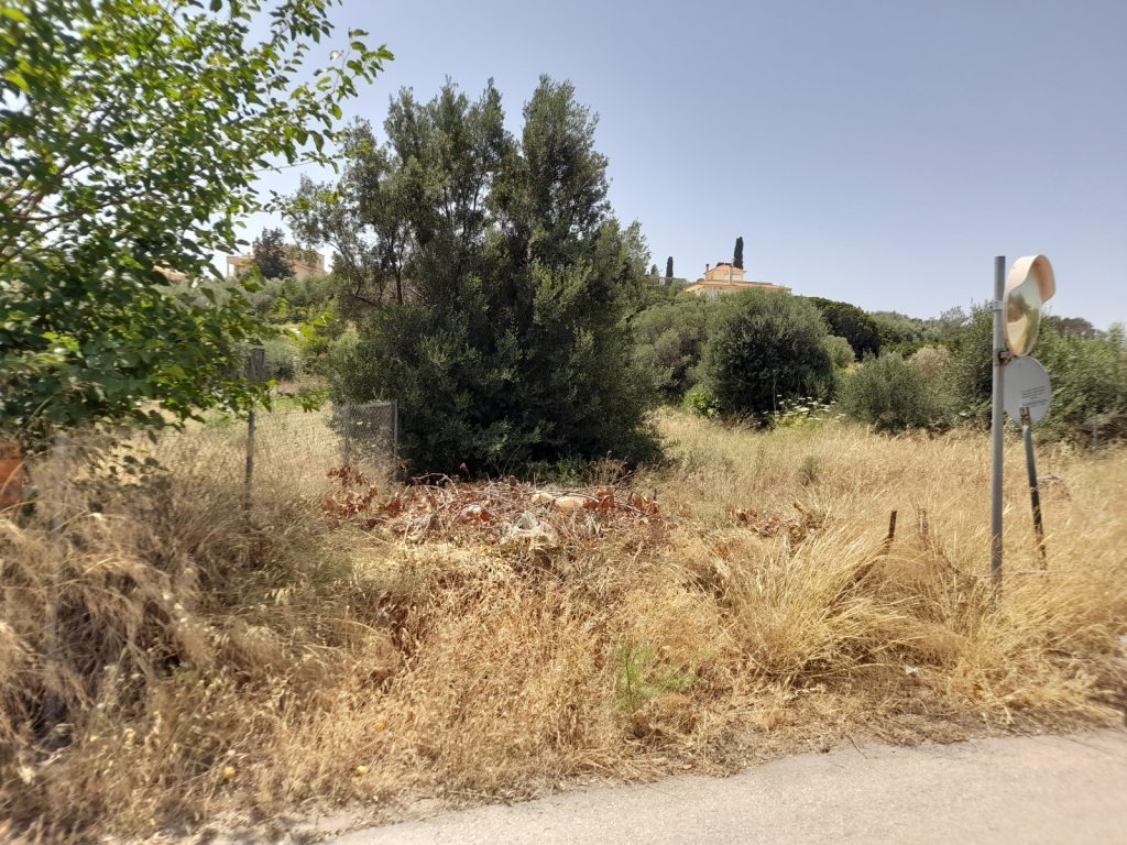 Ακαθάριστα οικόπεδα: Τα πρόστιμα αν δεν τακτοποιηθούν μέσα στον Απρίλιο