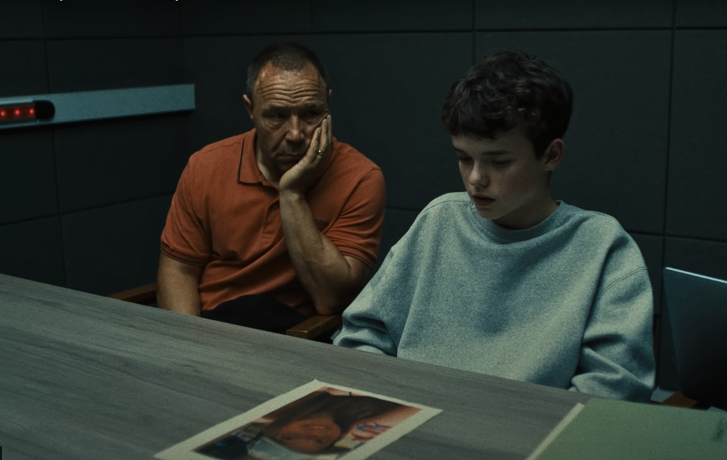 To «Adolescence», o Άντριου Τέιτ και οι Incels: Τα «πρότυπα» του 13χρονου ήρωα της σειράς του Netflix