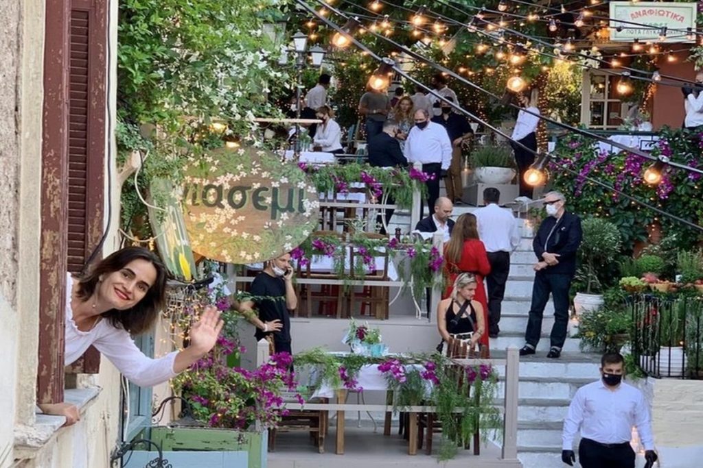 Έκλεισε μετά από 16 χρόνια το εμβληματικό «Γιασεμί» στην Πλάκα