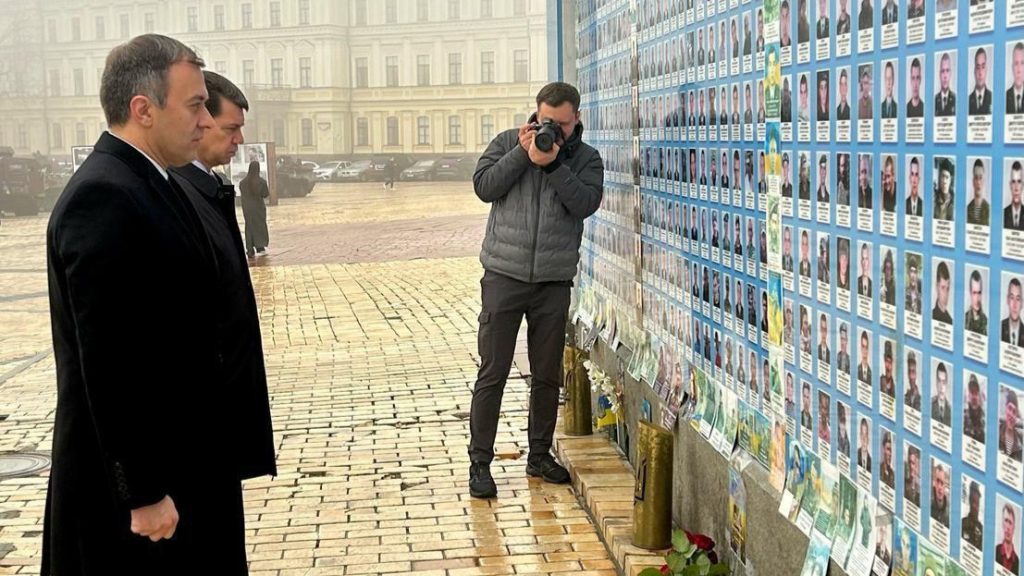 Επίσκεψη Χατζηβασιλείου στην Ουκρανία: Αναγκαία η ειρήνευση και η ταχύτερη ανοικοδόμηση