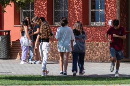 Μια μέρα στο Pierce, εκεί όπου οι μαθητές προετοιμάζονται για τον κόσμο, όχι απλώς για το σχολείο