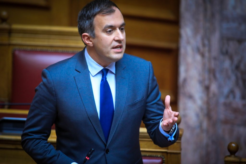 Χατζηβασιλείου: Αμέριστη η στήριξη της κυβέρνησης στην ελληνική ομογένεια και τον ουκρανικό λαό