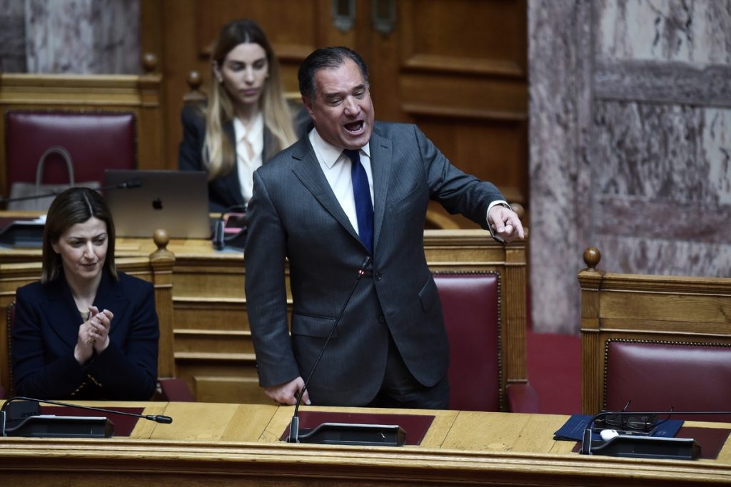 Ένταση στη Βουλή για τις άρσεις ασυλίας: «Είσαι ψεύτης» – «Έχεις κενό μνήμης»