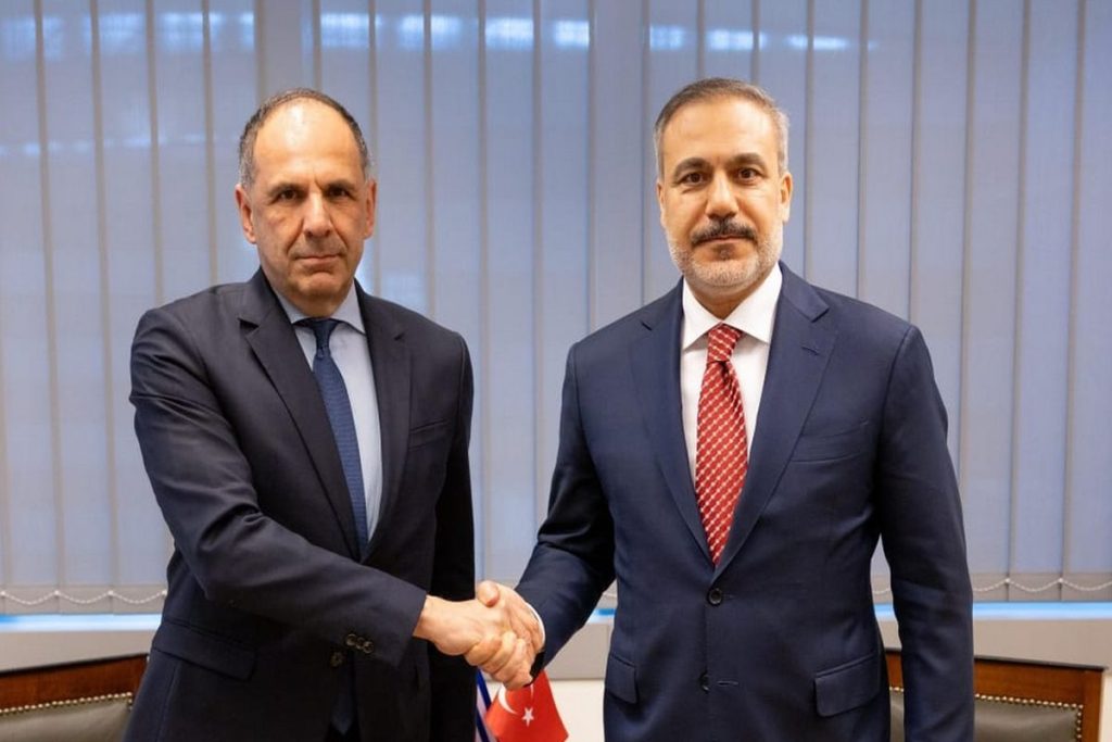 Συνάντηση Γεραπετρίτη-Φιντάν: Επί τάπητος τα επόμενα βήματα του διαλόγου