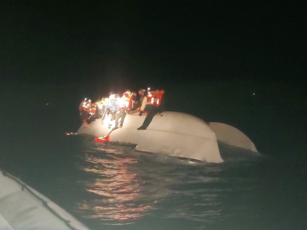 Ναυάγιο στη Λέσβο: Επτά νεκροί πρόσφυγες – μετανάστες κι ένας αγνοούμενος