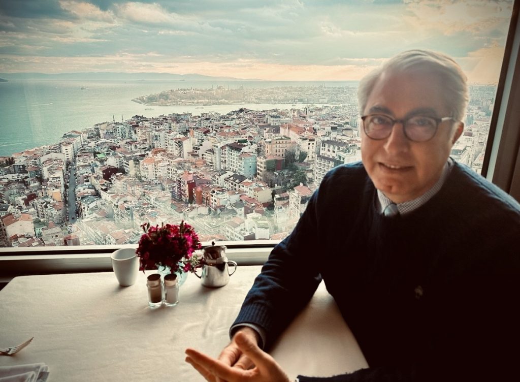 Μουράτ Γετκίν στο Βήμα: Ο Τραμπ θα μπορούσε να δώσει περισσότερα περιθώρια ελιγμών στον Ερντογάν