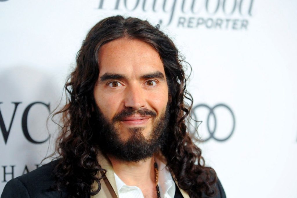 Ράσελ Μπραντ: Ο κωμικός κατηγορείται για βιασμούς