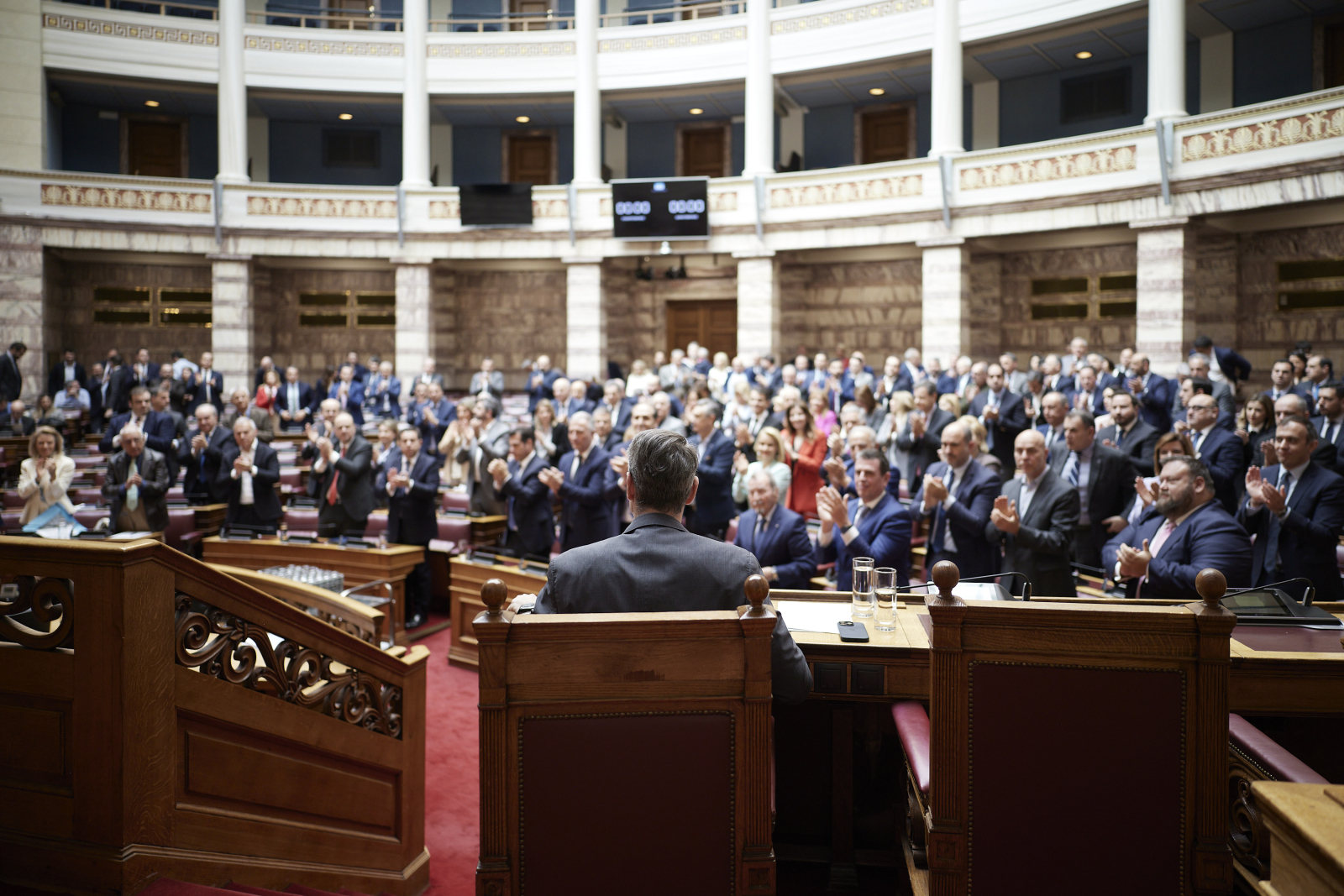Συνεχής ενημέρωση από τη Βουλή – Συνεδρίασε η ΚΟ της Νέας Δημοκρατίας
