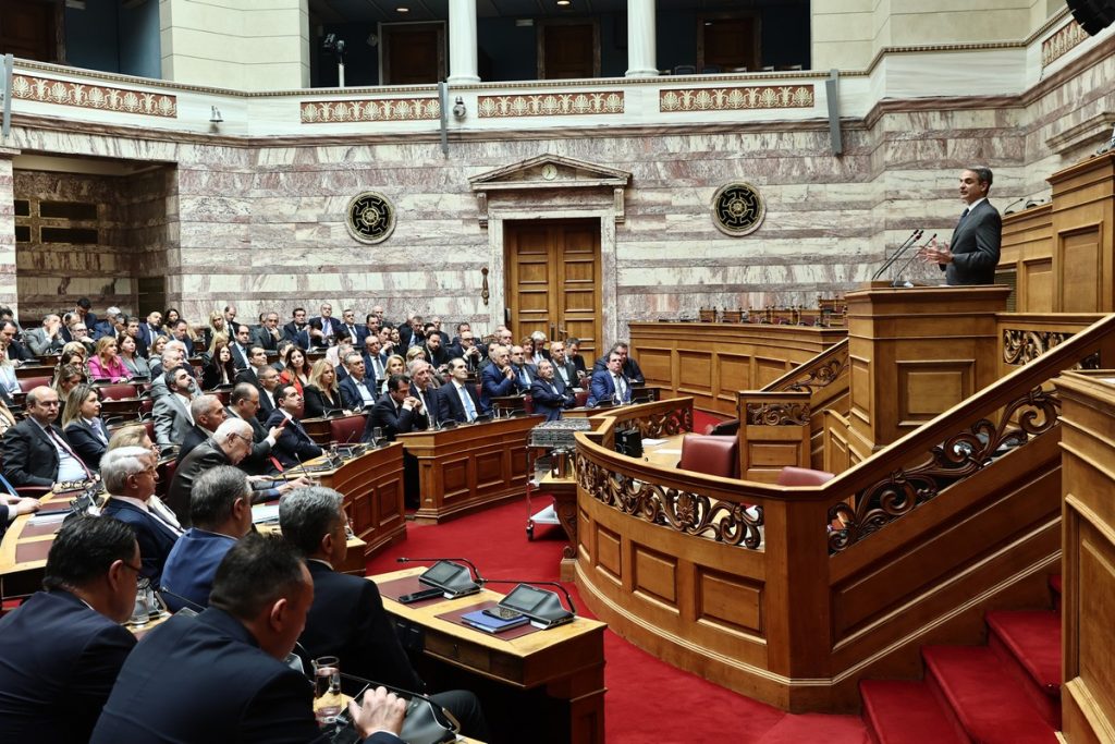 Νέο «αντάρτικο» βουλευτών της ΝΔ – Η ερώτηση προς την Κεραμέως για τους ανέργους