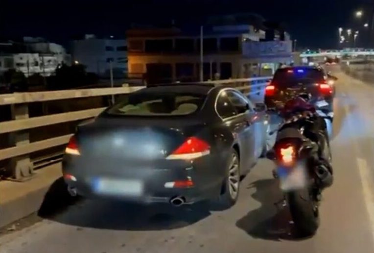 Βίντεο από την τρελή πορεία του μεθυσμένου οδηγού στη Συγγρού – H στιγμή που τον ακινητοποιούν