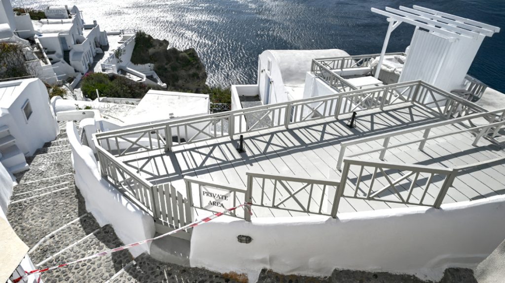 Πάσχα: Πώς επηρεάζουν σεισμοί και πλημμύρες τις κρατήσεις στα δημοφιλή νησιά