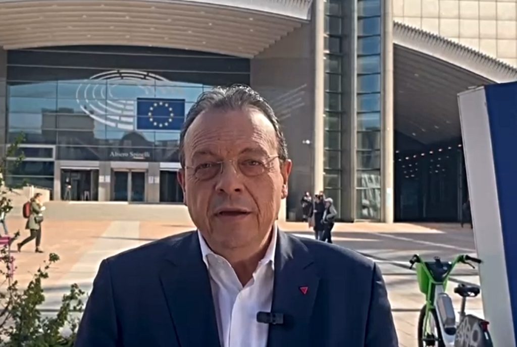 ΣΥΡΙΖΑ: Ο Φάμελλος είδε τον Τζιτζικώστα – Τι είπε με τον Έλληνα επίτροπο για τα Τέμπη και ΕΟΔΑΣΑΑΜ