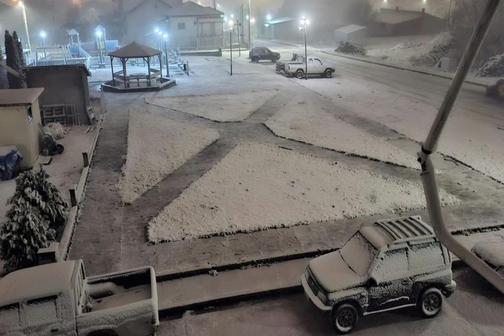 Χιόνια σε Καστοριά, Φλώρινα, Χορτιάτη, Σέρρες – Πόσο θα κρατήσει το κρύο (βίντεο)