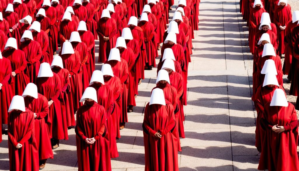«The Handmaid’s Tale»: Από τη δυστοπία στην επανάσταση