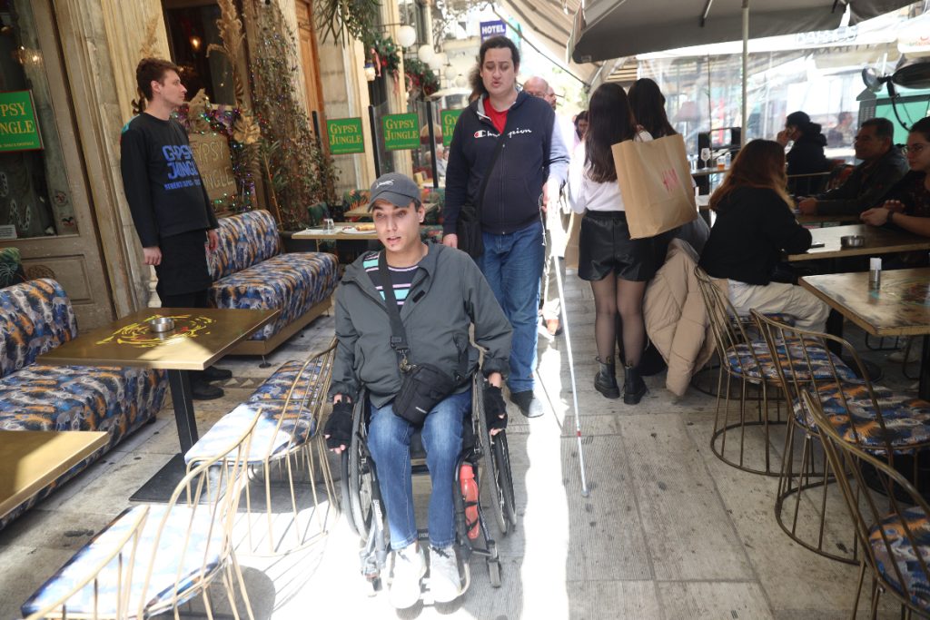 Ή «ήρωας» ή «θύμα»