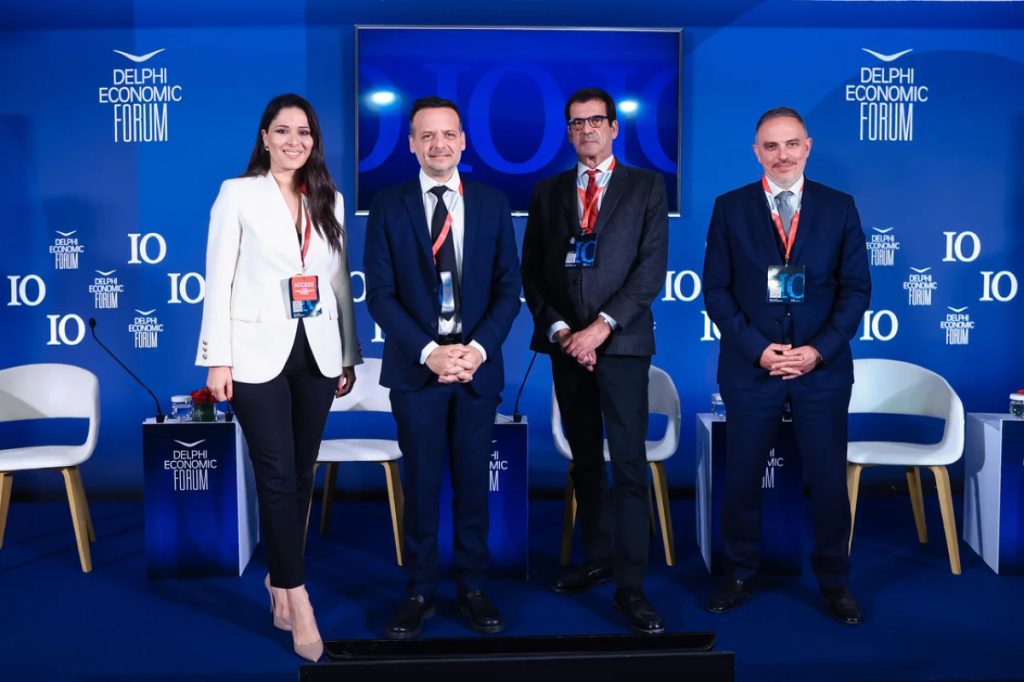 Χάρης Δούκας στο Delphi Economic Forum X: «Στην Αθήνα πρέπει να δράσουμε σαν να ήταν η Βαρκελώνη» Χάρης Δούκας στο Delphi Economic Forum X: «Στην Αθήνα πρέπει να δράσουμε σαν να ήταν η Βαρκελώνη»