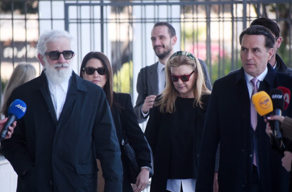 Ελπίδα Νίνου στη δίκη Φιλιππίδη: «Δεν είναι βιαστής, τον αγαπώ βαθιά»