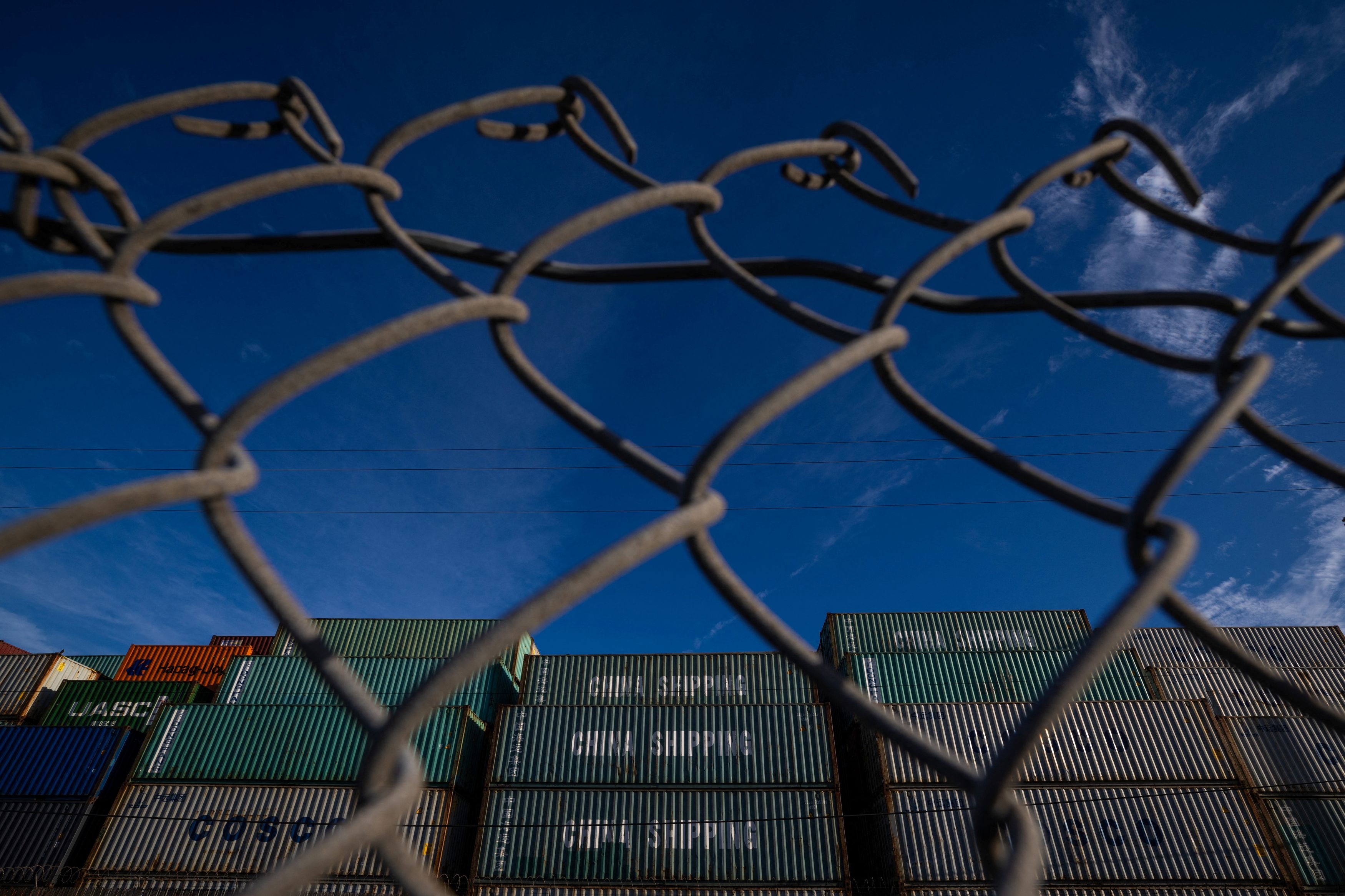 ΗΠΑ vs Κίνας: Κλιμακώνεται ο εμπορικός πόλεμος – Τι απειλείται