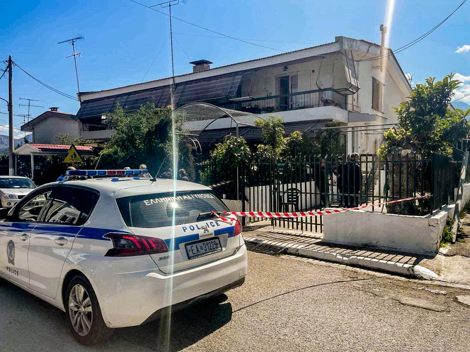 Αίγιο: Τι είπε ο 23χρονος στους αστυνομικούς – Η απόπειρα αυτοκτονίας, τα ναρκωτικά, το ξύλο σε γιαγιά, αδελφή