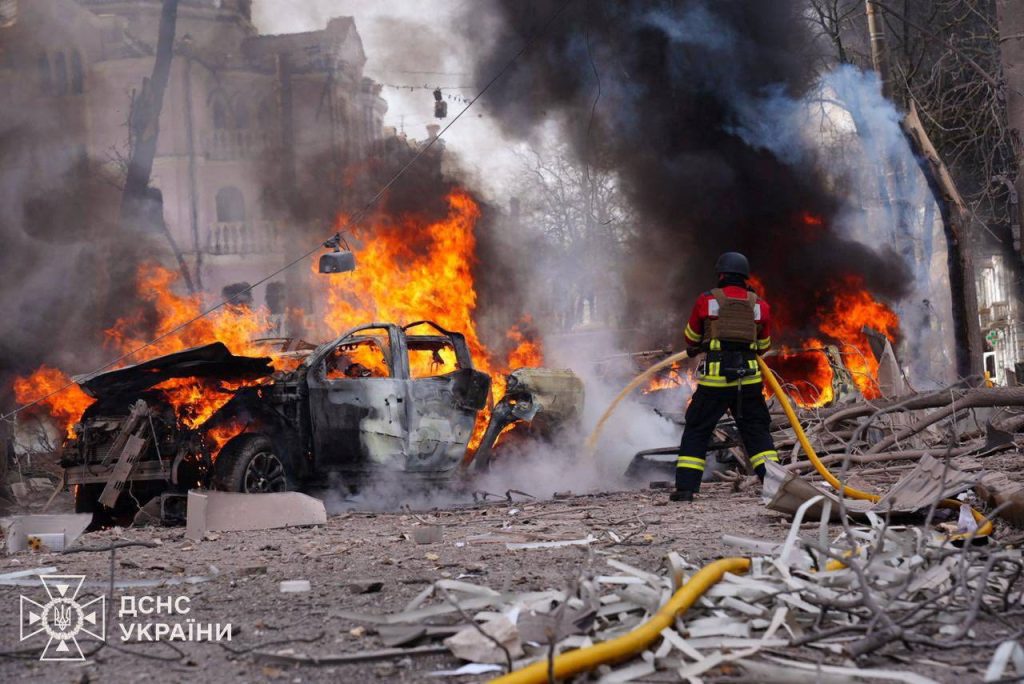 Ουκρανία: Πάνω από 20 νεκροί από ρωσική πυραυλική επίθεση στο κέντρο του Σούμι