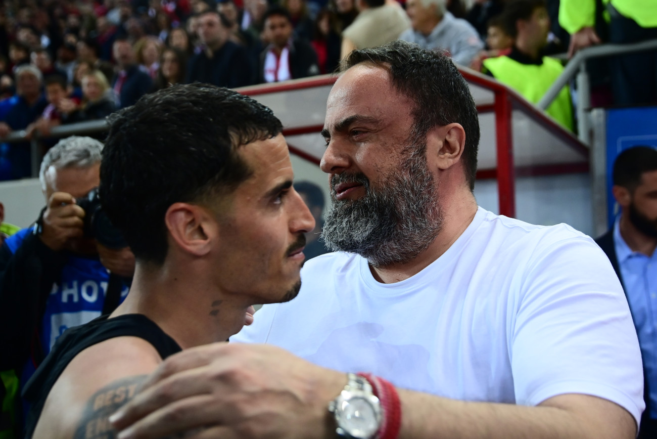 Πανευτυχής ο Βαγγέλης Μαρινάκης συνεχάρη τους πρωταθλητές Ελλάδας