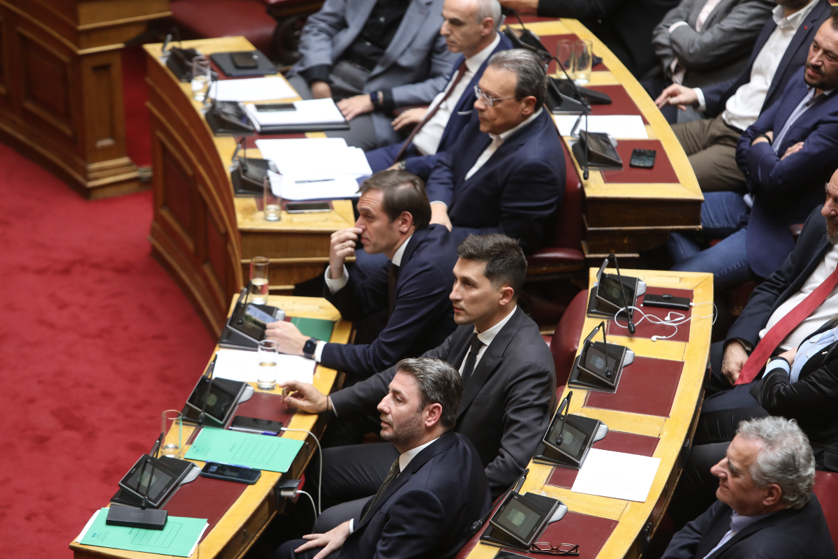 Γιατί ΠαΣοΚ και ΣΥΡΙΖΑ αφήνουν τη Ζωή να φεύγει Γιατί ΠαΣοΚ και ΣΥΡΙΖΑ αφήνουν τη Ζωή να φεύγει