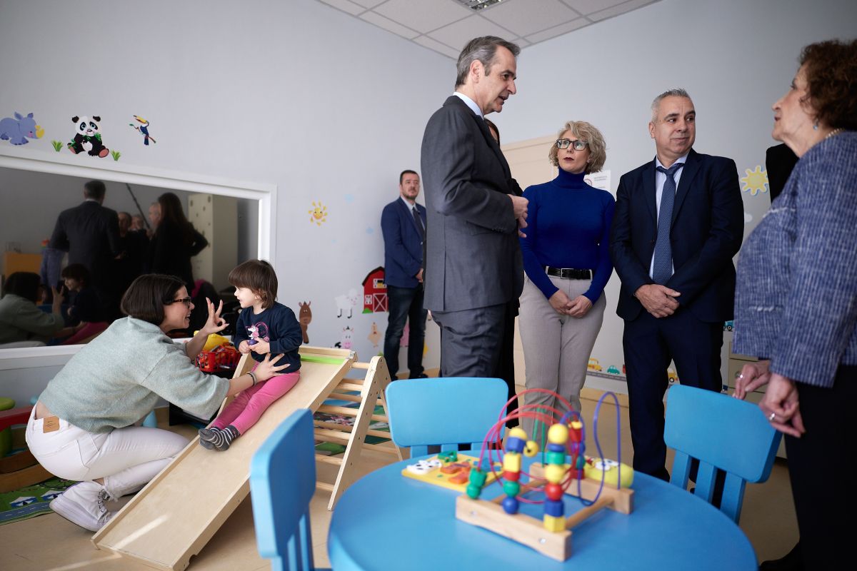 Στα 391 ευρώ το επίδομα για όλους τους κωφούς