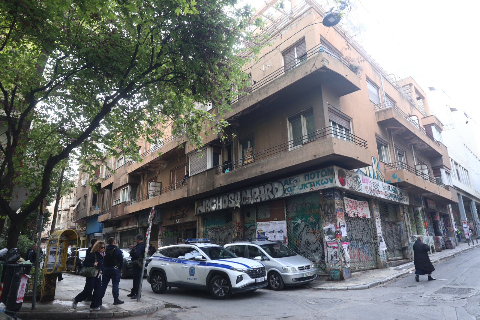 Εξάρχεια: Η κόντρα Δούκα – Μπακογιάννη και ο Ζαχαριάδης