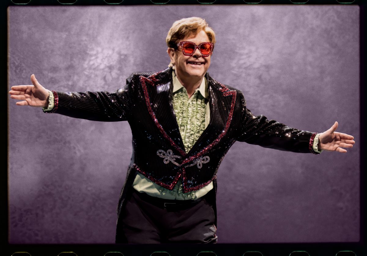 Ο Ελτον Τζον έφτιαξε ένα άλμπουμ για να πιστέψουμε στους αγγέλους