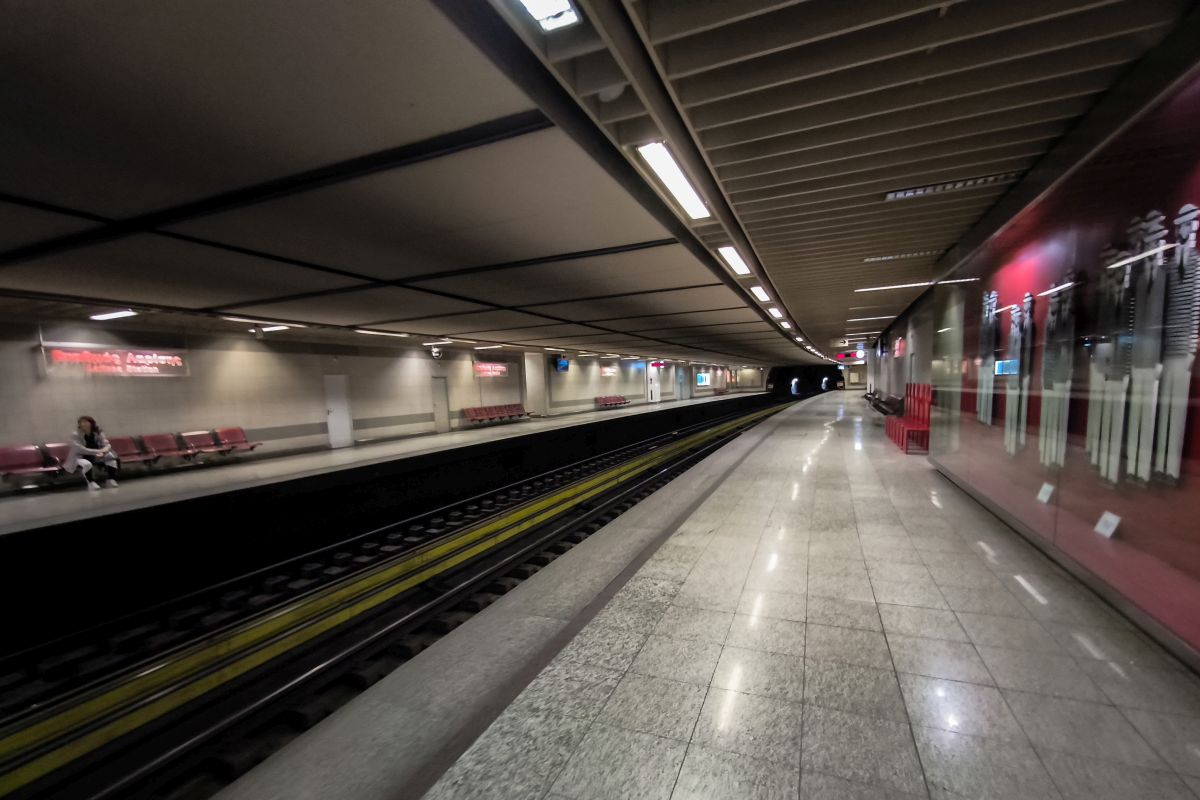 Αποκαταστάθηκε η κυκλοφορία στο Μετρό μετά την πτώση άνδρα στις ράγες