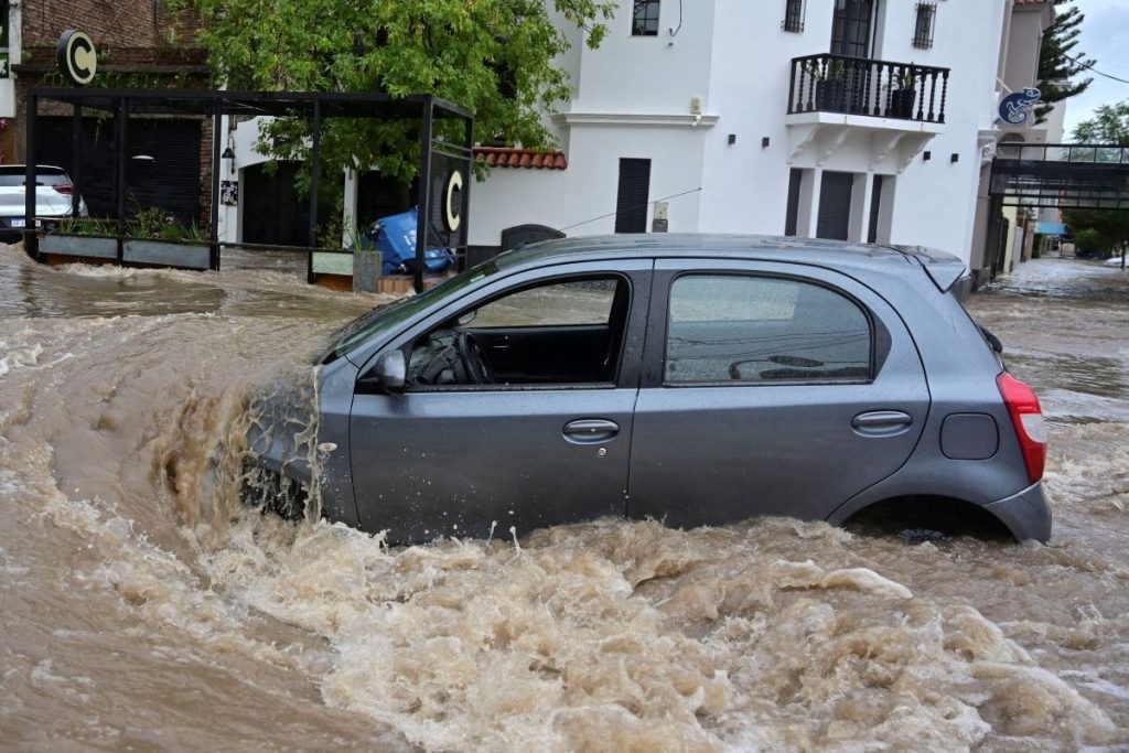 Κύμα κακοκαιρίας σαρώνει την Ευρώπη – Νεκροί σε Ιταλία και Γαλλία