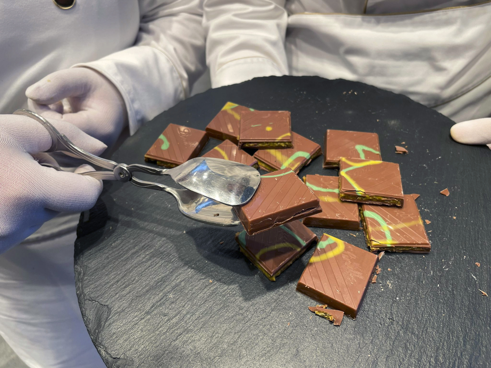 Η φρενίτιδα για Dubai chocolate προκαλεί έλλειψη στα φιστίκια Η φρενίτιδα για Dubai chocolate προκαλεί έλλειψη στα φιστίκια