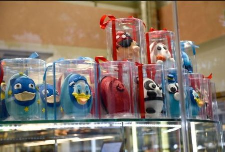 Πάσχα: Πότε αρχίζει το εορταστικό ωράριο – Ποιες ώρες θα λειτουργούν τα καταστήματα